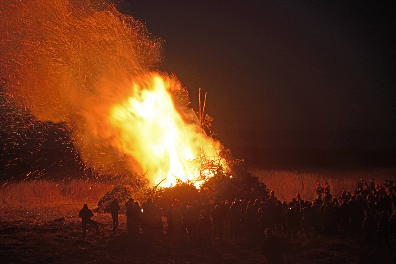 Ein jährliches Highlight bei den Nordfriesen ist das Biikebrennen. Auch in diesem Jahr wird eine Umsetzung schwierig – Sankt Peter-Ording (SPO) sagt die Präsenzveranstaltung nun ab.