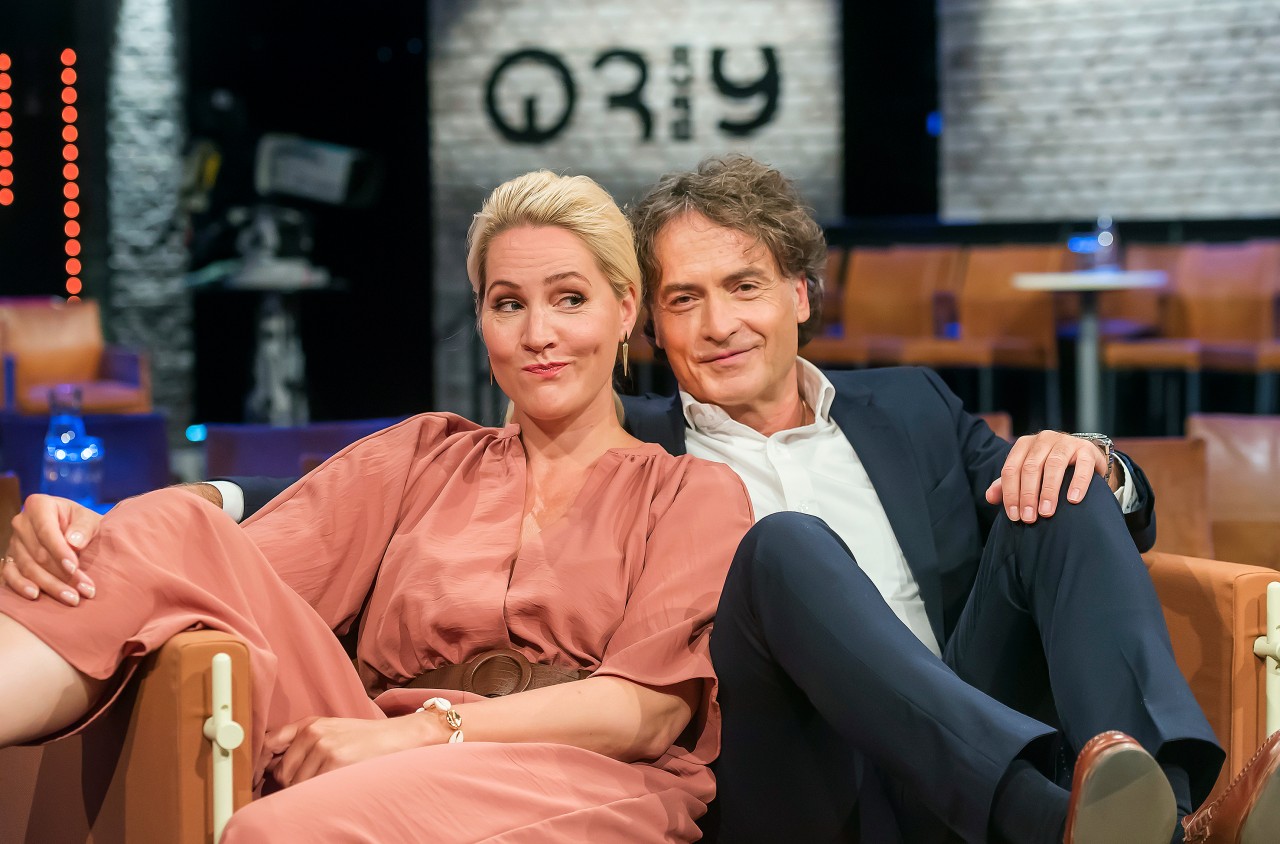 Haben sichtlich Spaß an ihrem Job: Judith Rakers und Giovanni Di Lorenzo im Studio von „3nach9“ im NDR.