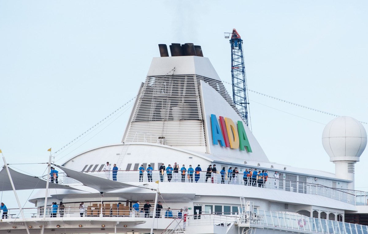 Aida-Fans kÃ¶nne es kaum abwarten, vom neuen Luxus-Dampfer â€žCosmaâ€œ winken zu kÃ¶nnen (Symbolbild)., Das Luxus-Schiff â€žAida Cosmaâ€œ freut sich auf die GÃ¤ste.