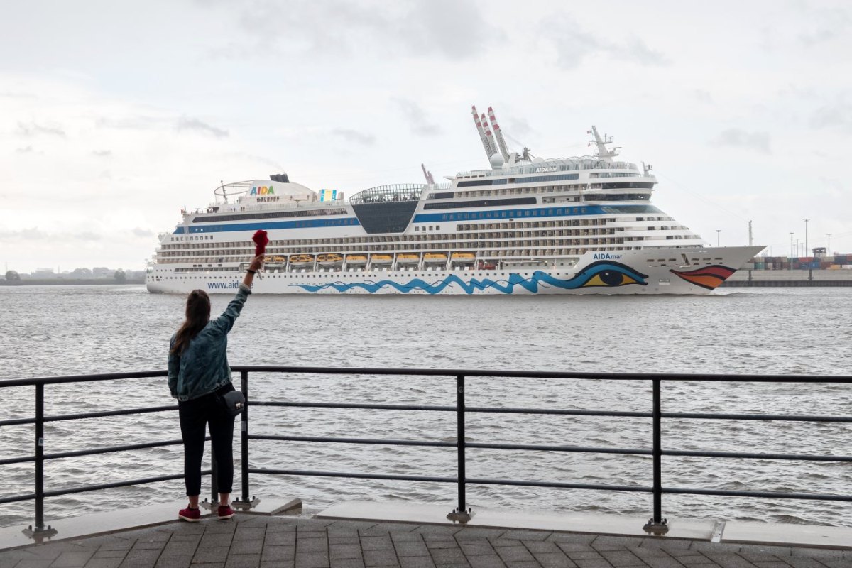 Aida-Schiff Hamburg Urlaub hafen Kanaren Aidamar Kreuzfahrtschiff Sonne Norwegen