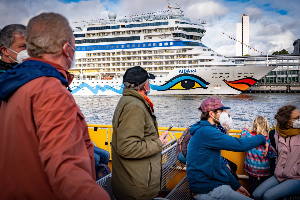 Die „Aida Sol“ liegt in Hamburg (Archivbild). 