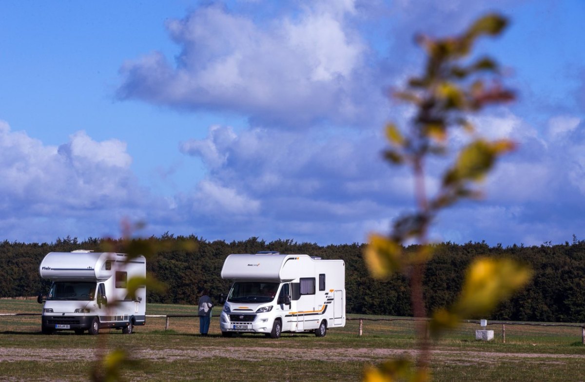 Camping Ostsee Urlaub Campingplätze Wildcampen Fehmarn Scharbeutz Meer Parkplätze Übernachtung Wildcampen Landesnaturschutzgesetz