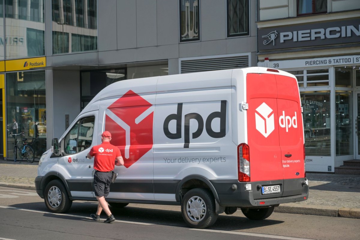 DPD in Stade Kunde Paketzusteller Unternehmen geschockt Twitter Fotos Katzenklappe