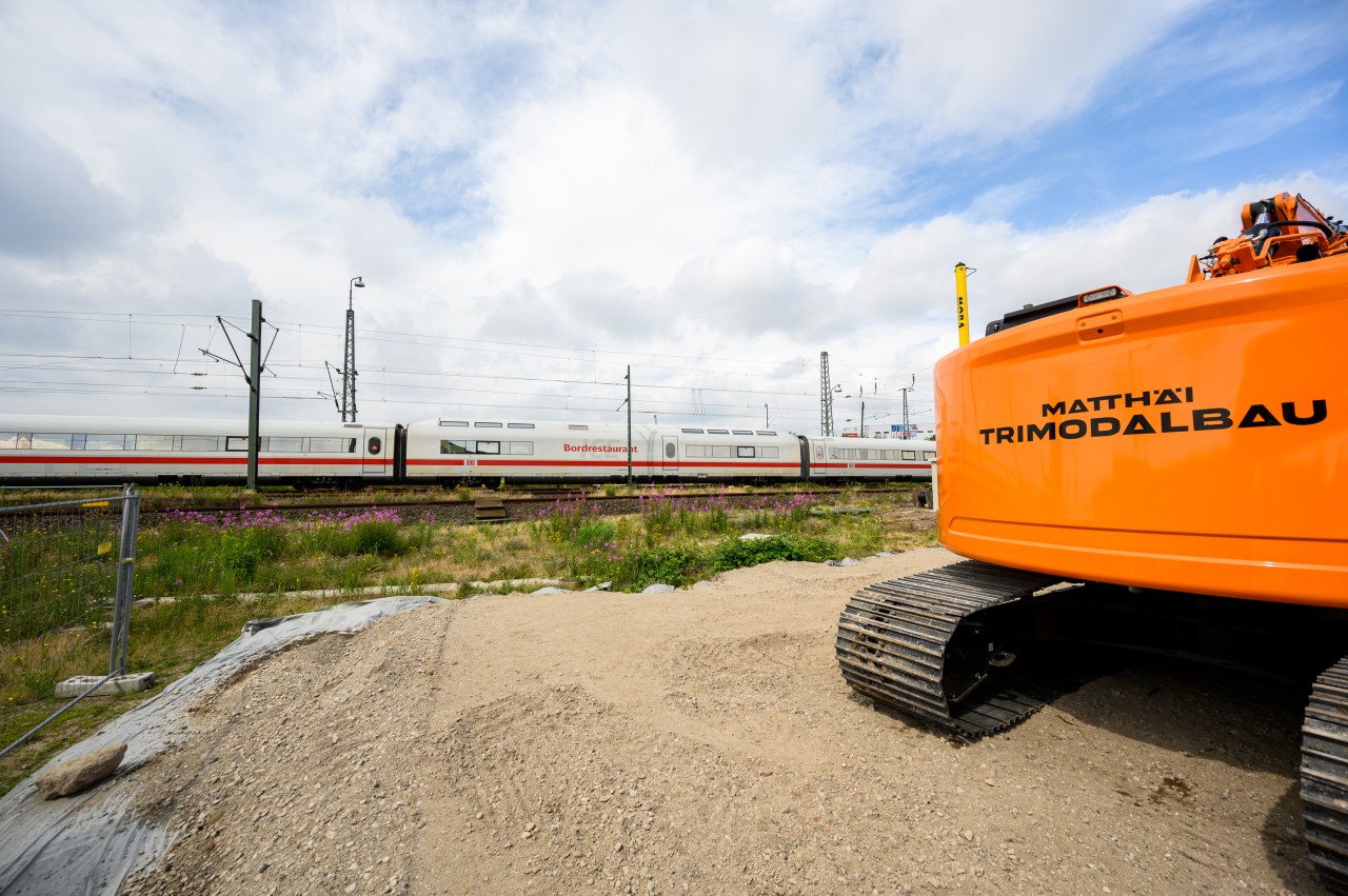 Rund um den S-Bahnhof Diebsteich haben die Bauarbeiten bereits begonnen. 