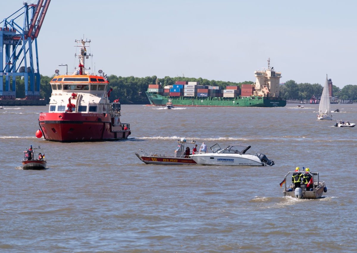 Elbe Hamburg.jpg