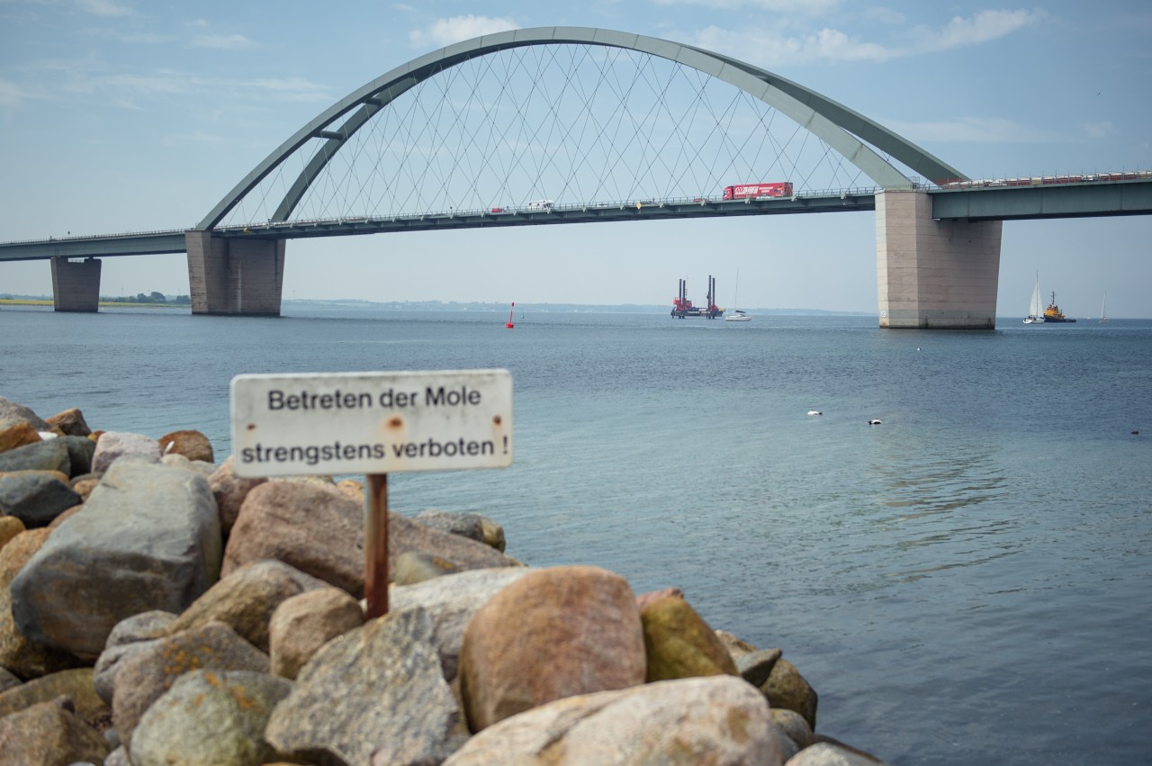 Auf Fehmarn haben die Bauarbeiten zum Belttunnel begonnen. 