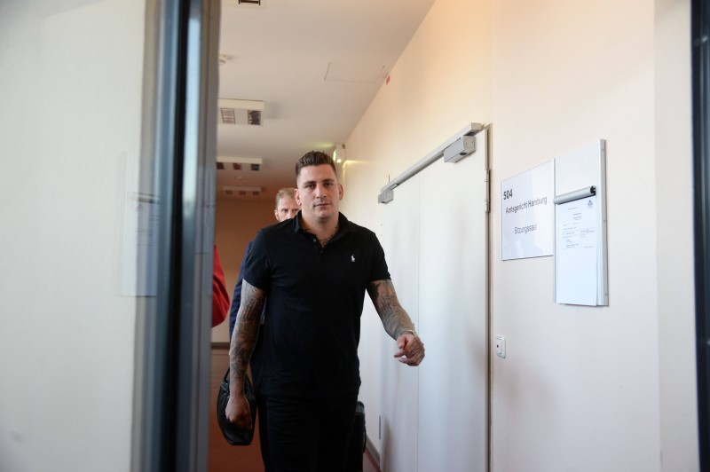 187 Strassenbande-Rapper Gzuz beim Amtsgericht Hamburg am 29. September 2020.