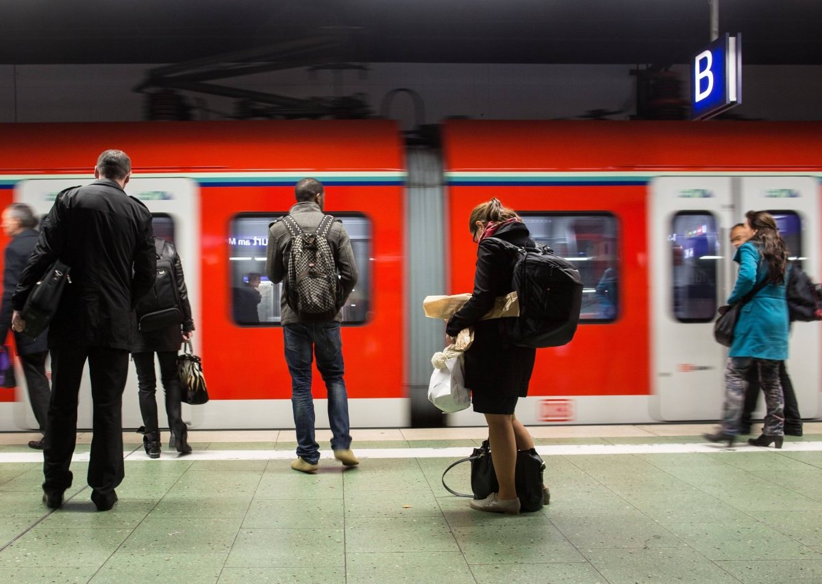 HVV Hamburg S-Bahn automatisiert.jpg