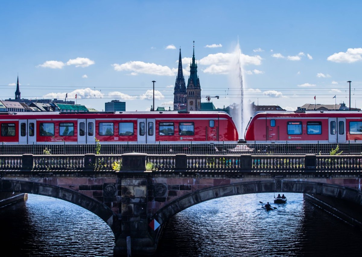 HVV S-Bahn.jpg