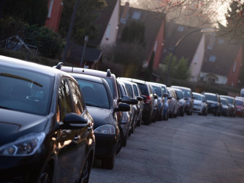 Hamburg Autos parken.jpg