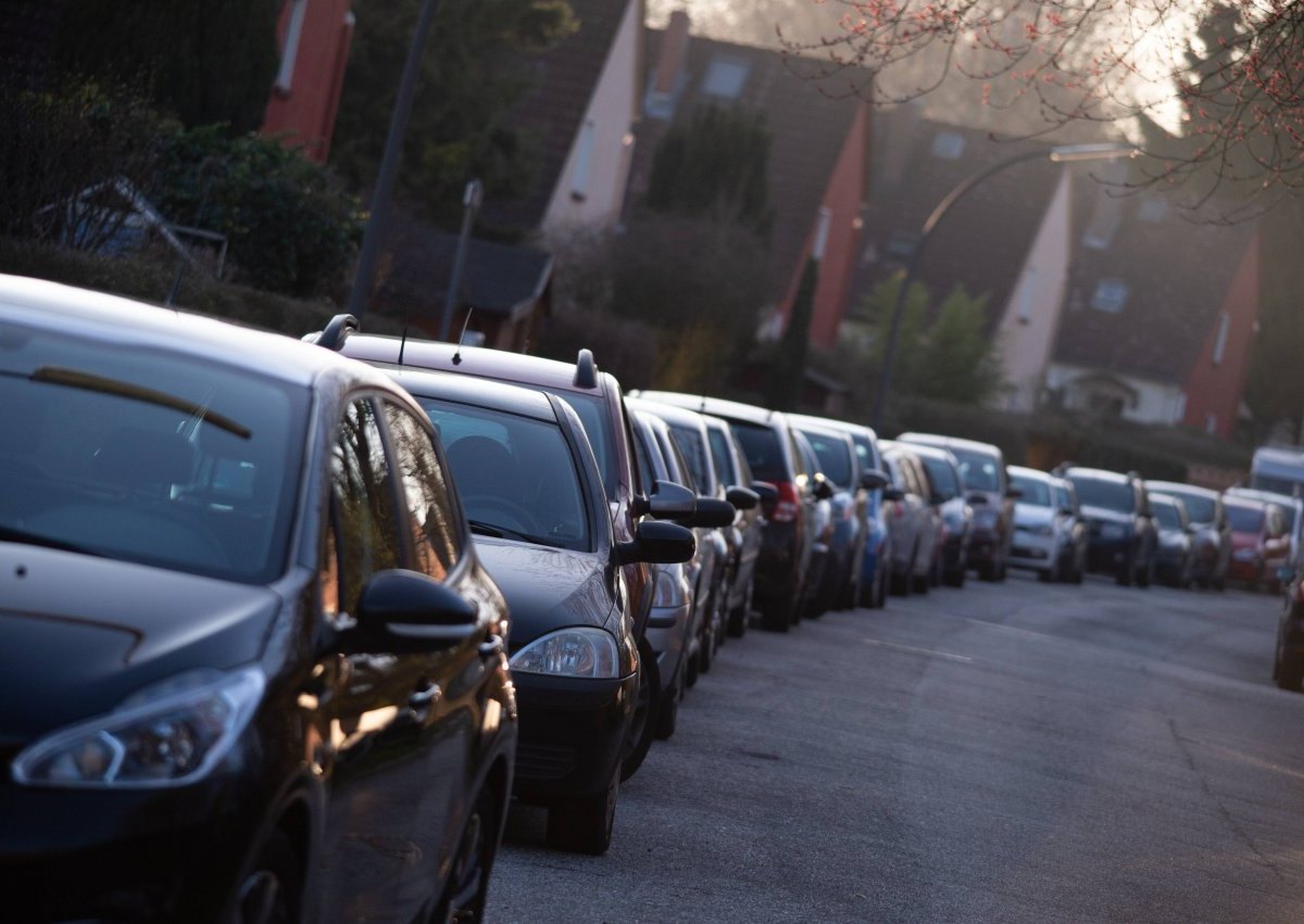 Hamburg Autos parken.jpg