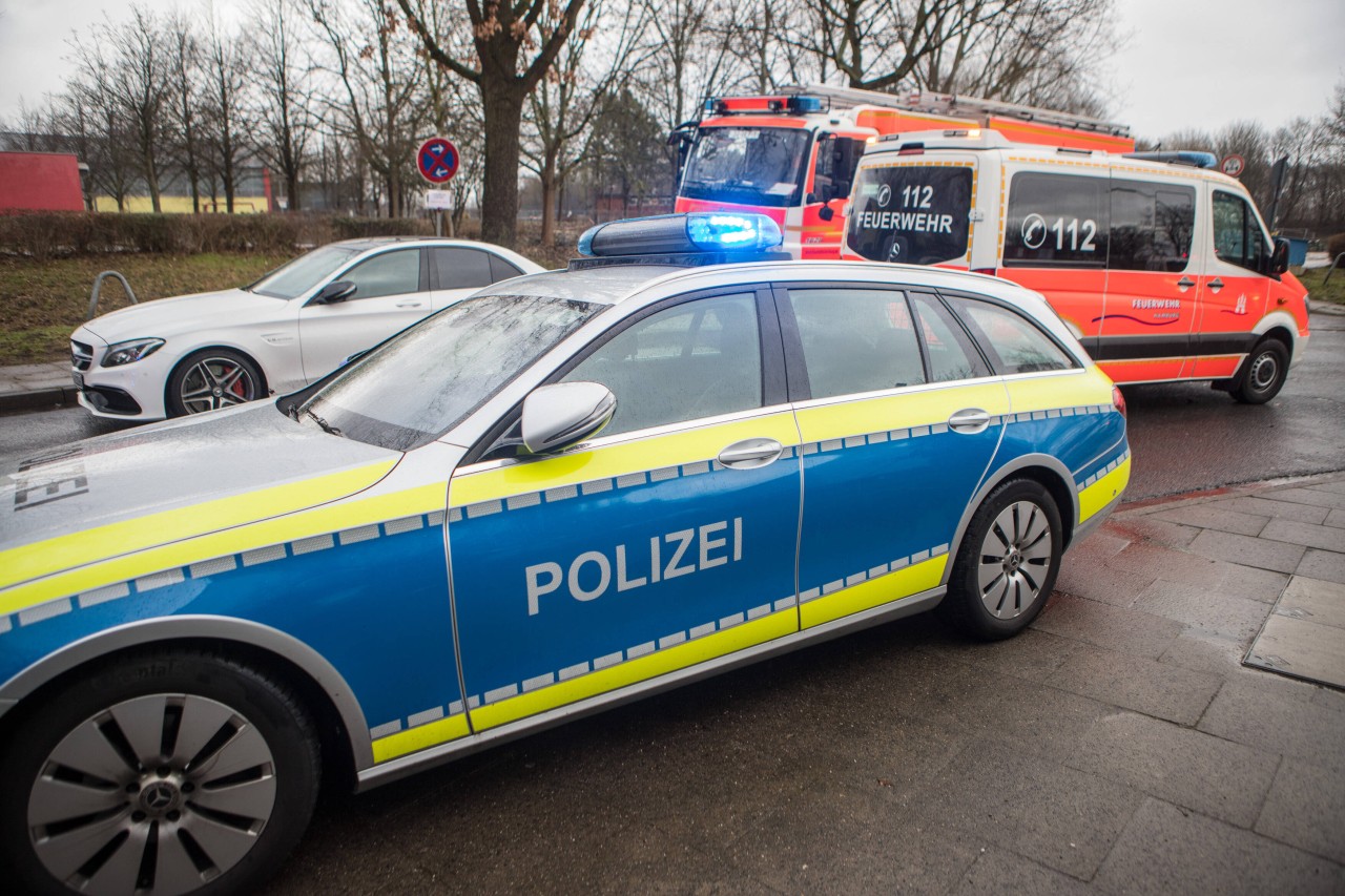 Hamburg: Streifenwagen und Feuerwehr rückten an (Symbolbild).