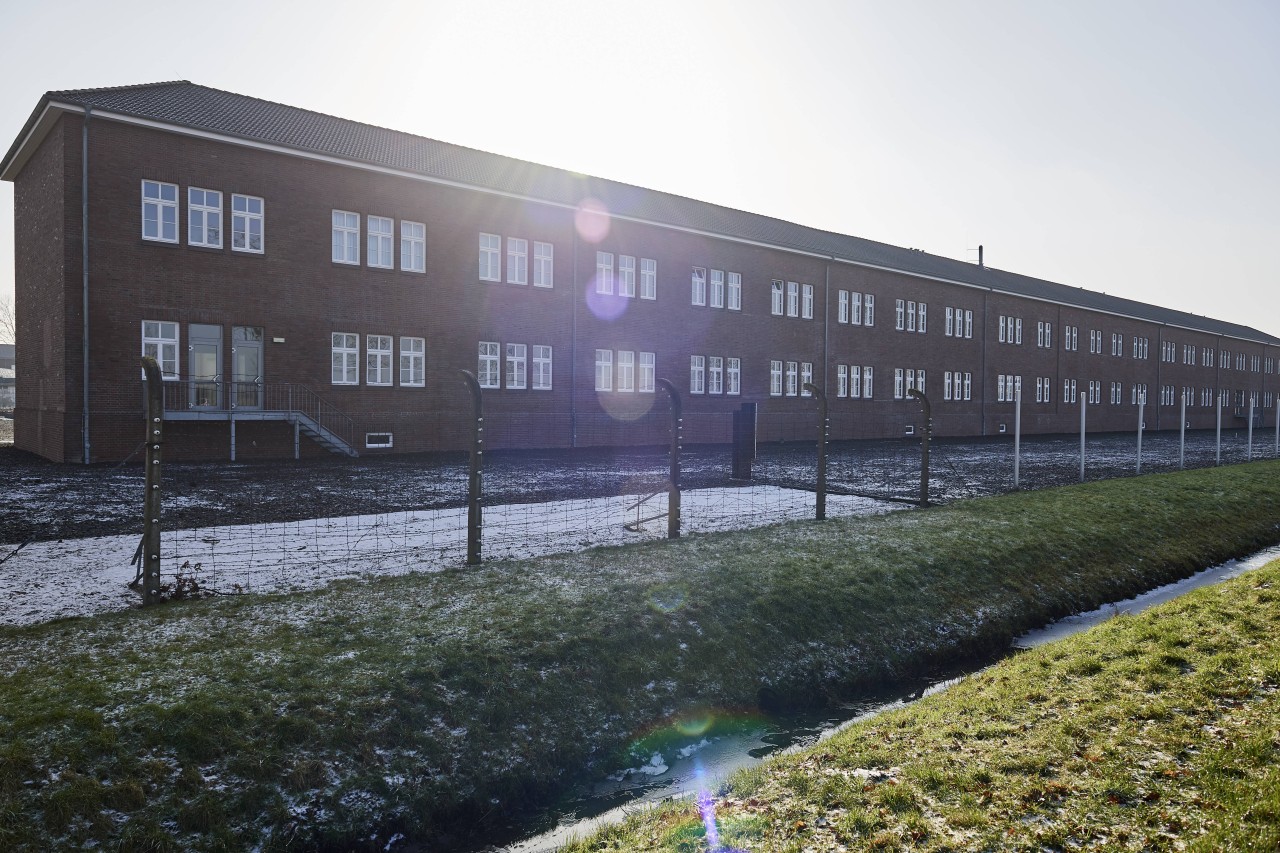 Ein Historiker aus der Gedenkstätte des Konzentrationslagers Neuengamme in Hamburg erzählte vom Kriegsende.