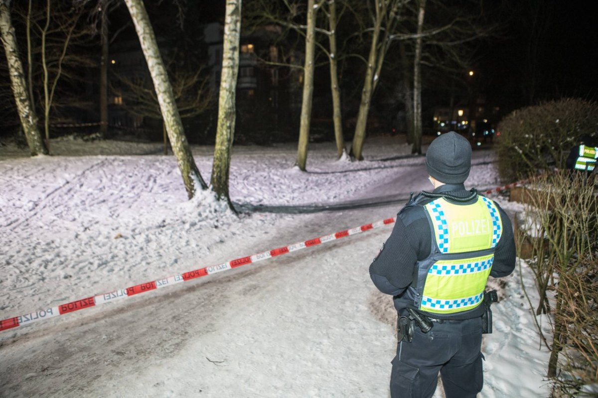 Hamburg Polizei Bramfeld Discounter Supermarkt Schnee