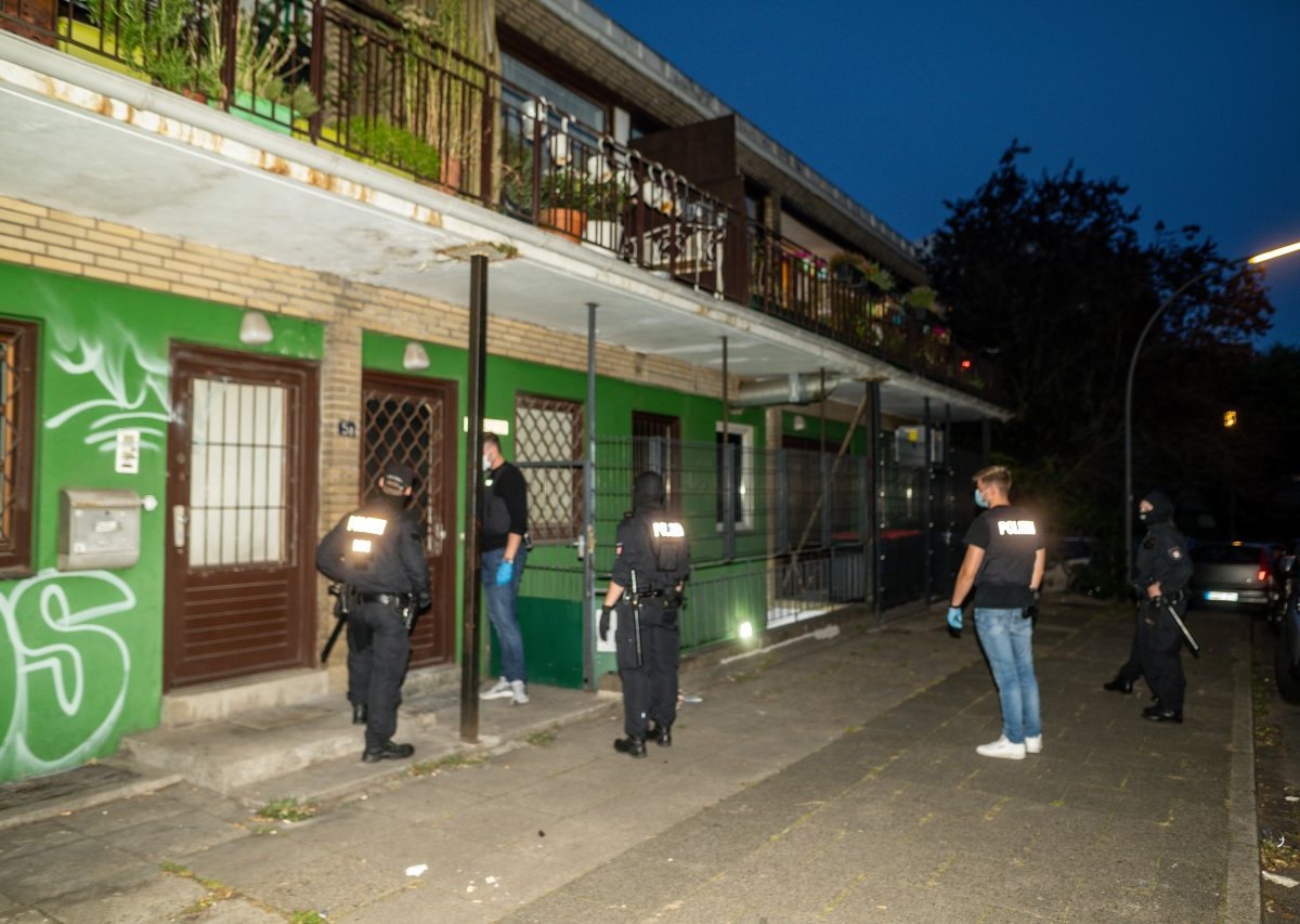 Hamburg Polizei Einsatz Kulturverein.jpeg