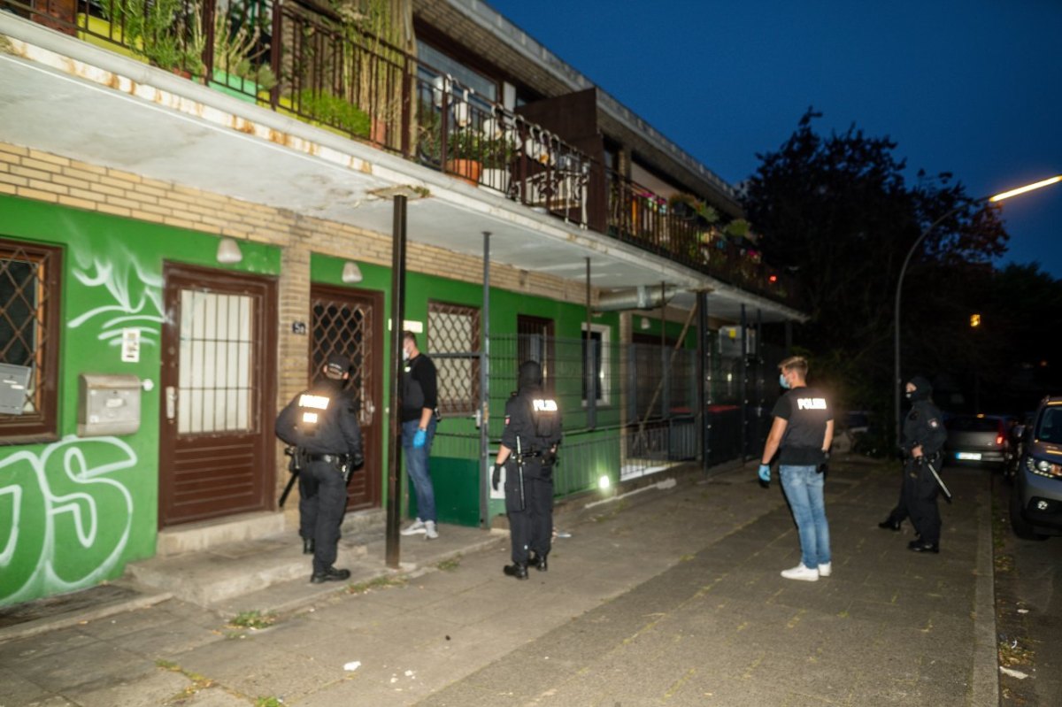 Hamburg Polizei Einsatz Kulturverein.jpeg