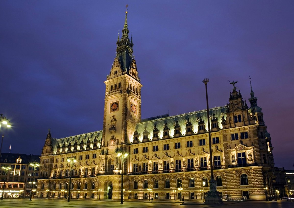 Hamburg Rathaus.jpg