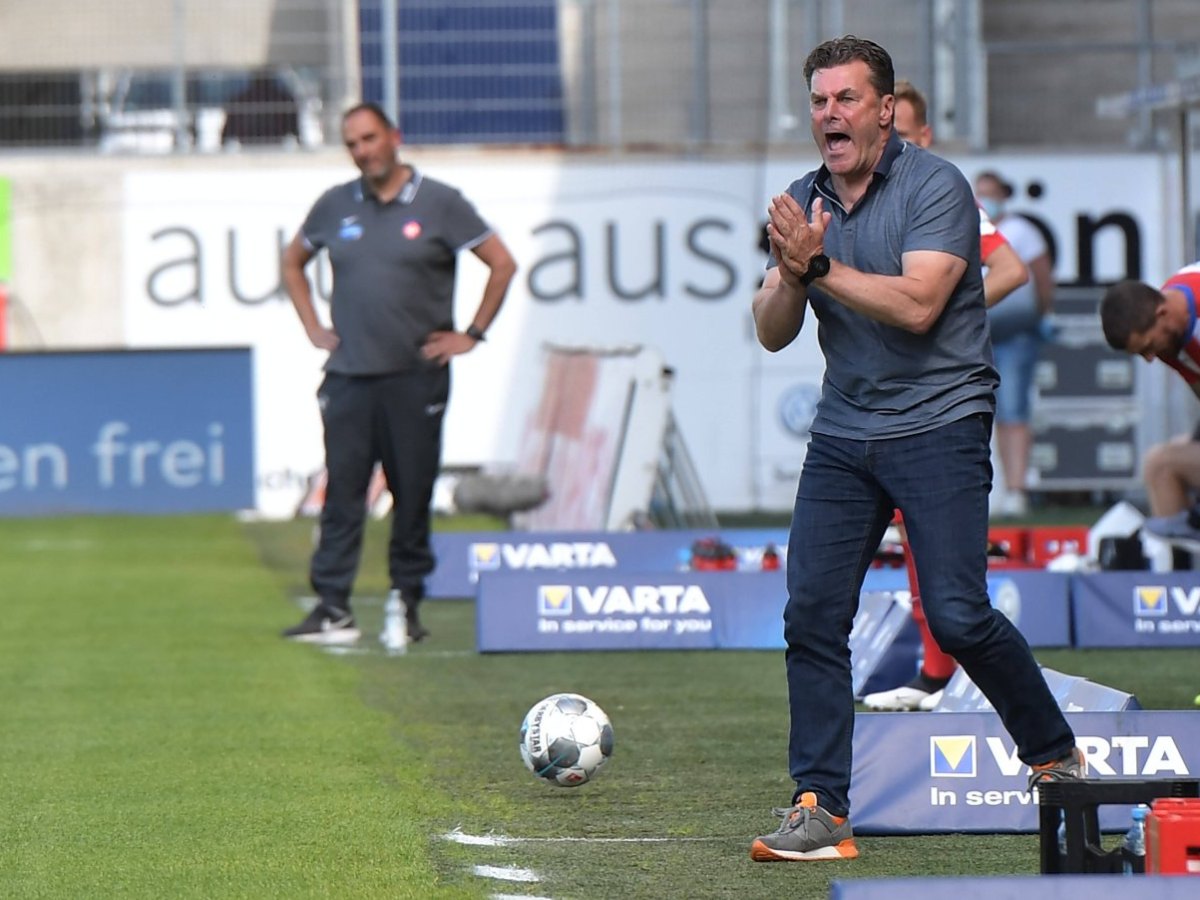 Hamburger-sv-trainerdiskussion-dieter-hecking