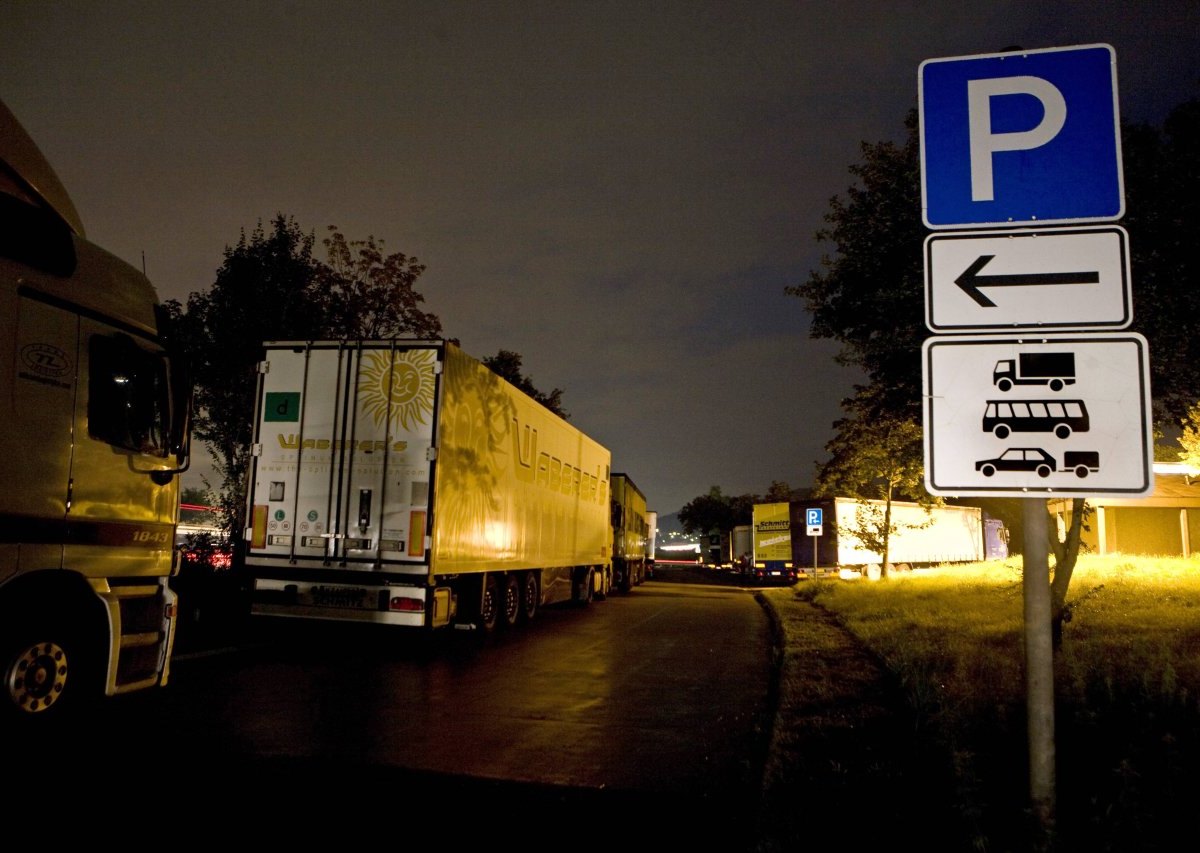 Hmaburg Parkplatz.jpg