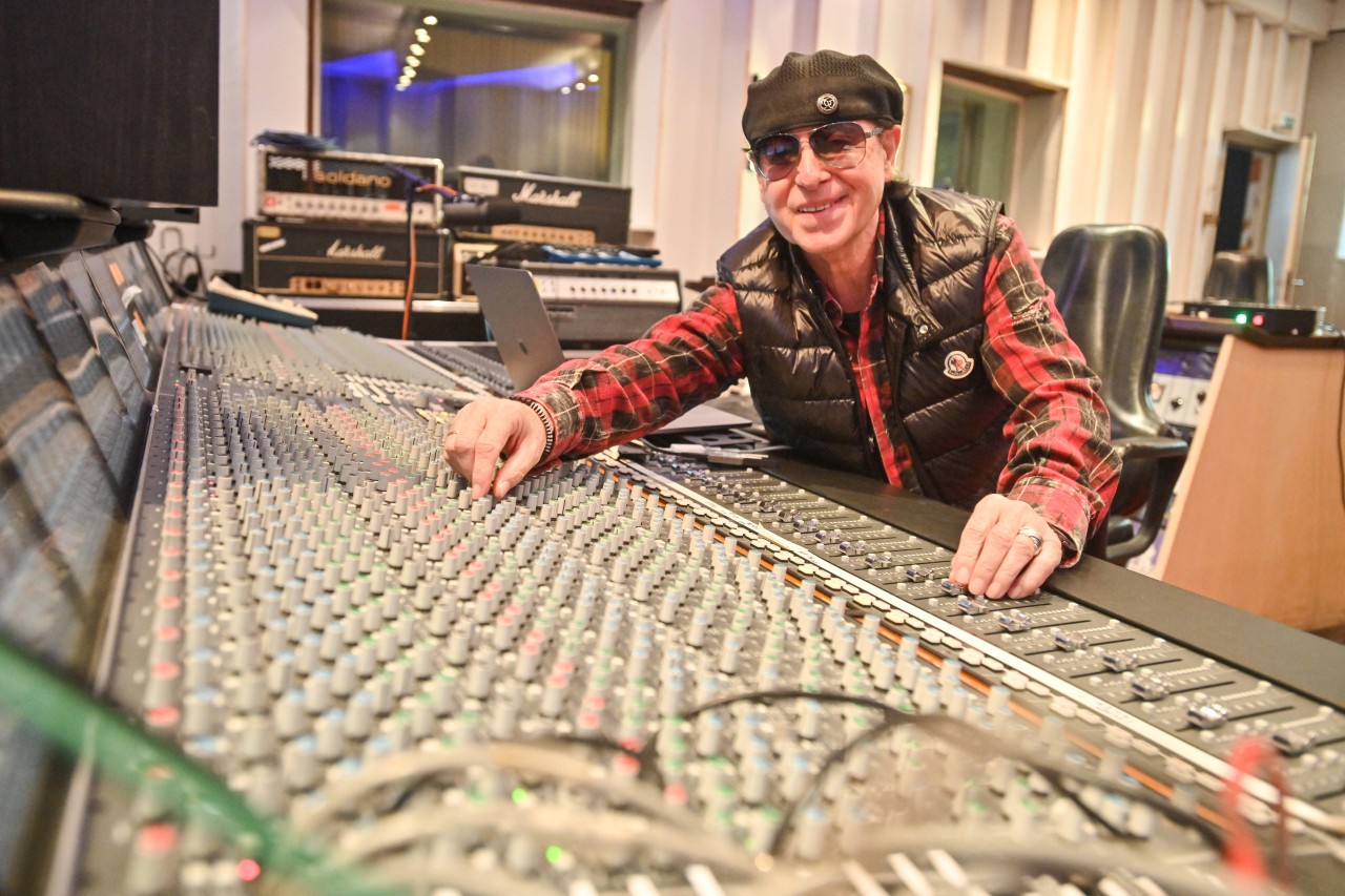 „3nach9“-Gast Klaus Meine im „Peppermint Studio“. 