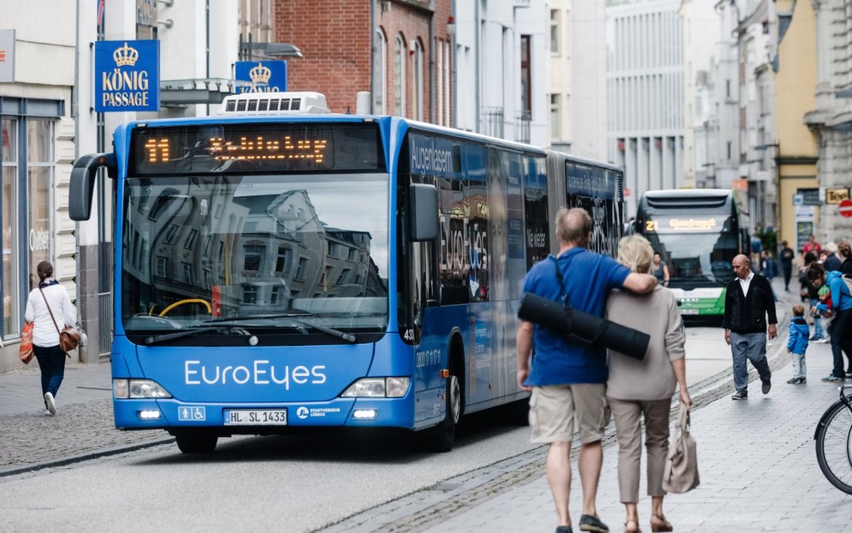 Lübeck Bus öffentlicher Nahverkehr Modellversuch Führerschein Ludwigsburg