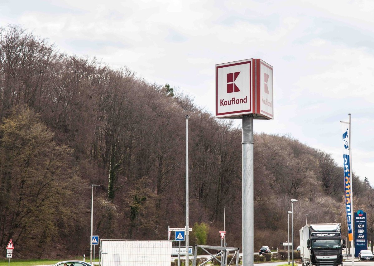 Lübeck Kaufland Edeka.jpg