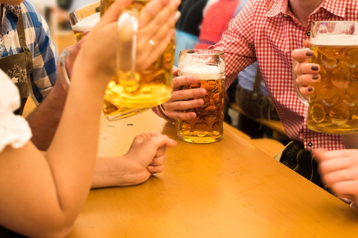 Mecklenburgische Seenplatte Mecklenburg-Vorpommern Volksfest Herbstfeuer Lützow Malchin Bundesland