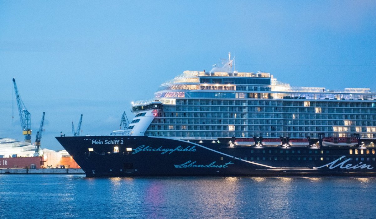 Mein Schiff 2.jpg