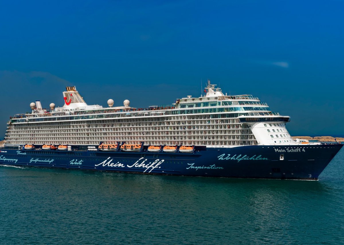 Mein Schiff 4 Corona.jpg