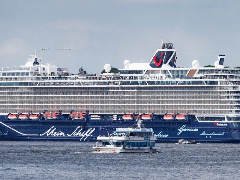 Mein Schiff Hamburg Kreuzfahrt.jpg