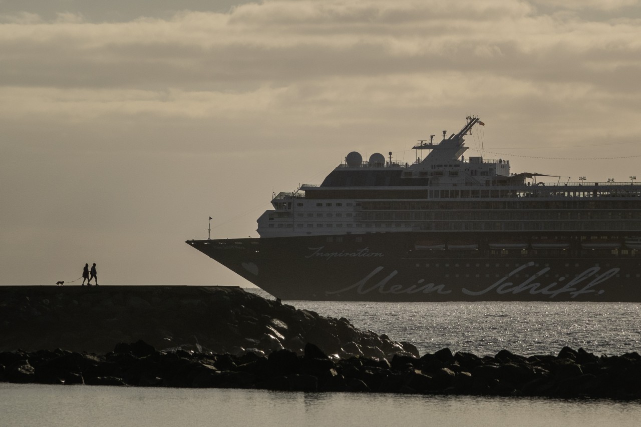 „Mein Schiff“ von Teneriffa.