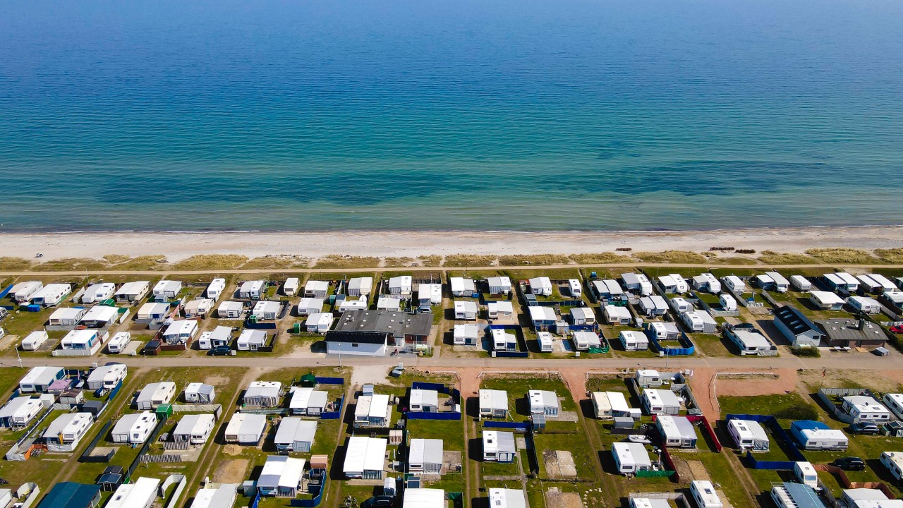 Der Camping-Urlaub an der Ostsee und der Nordsee ist sehr beliebt bei den Urlaubern (Archivfoto).