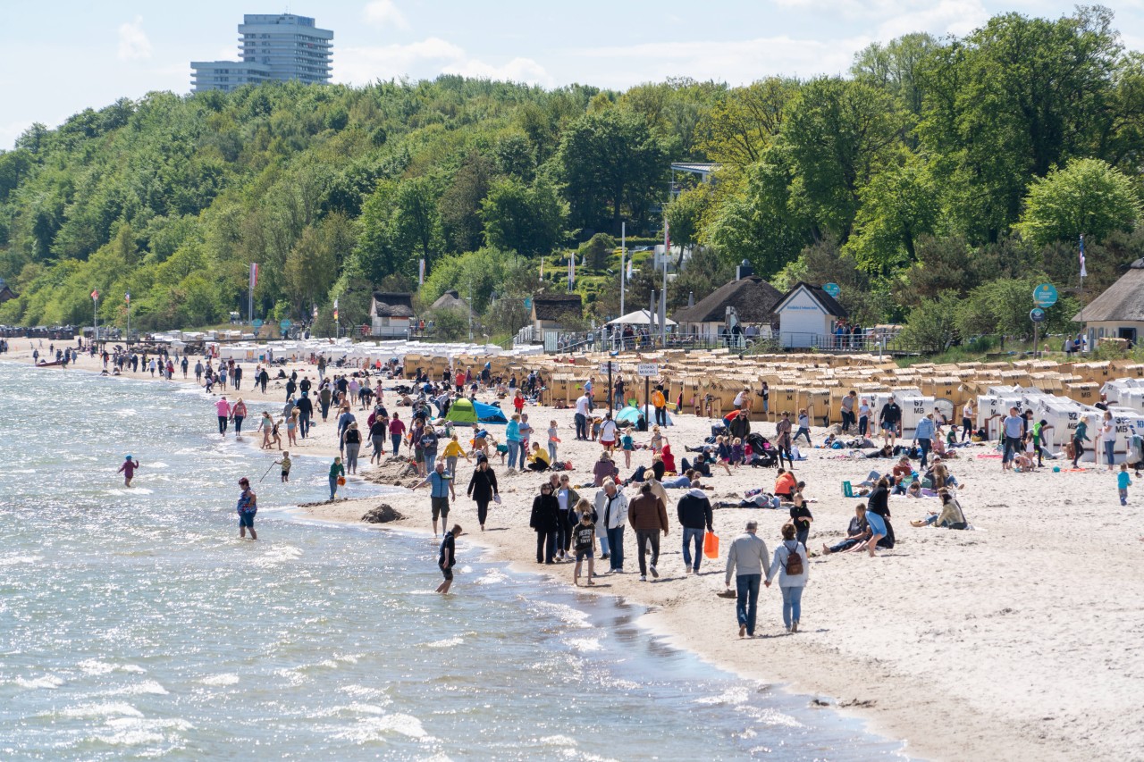 Ostsee-Strand an der Lübecker Bucht in Scharbeutz.