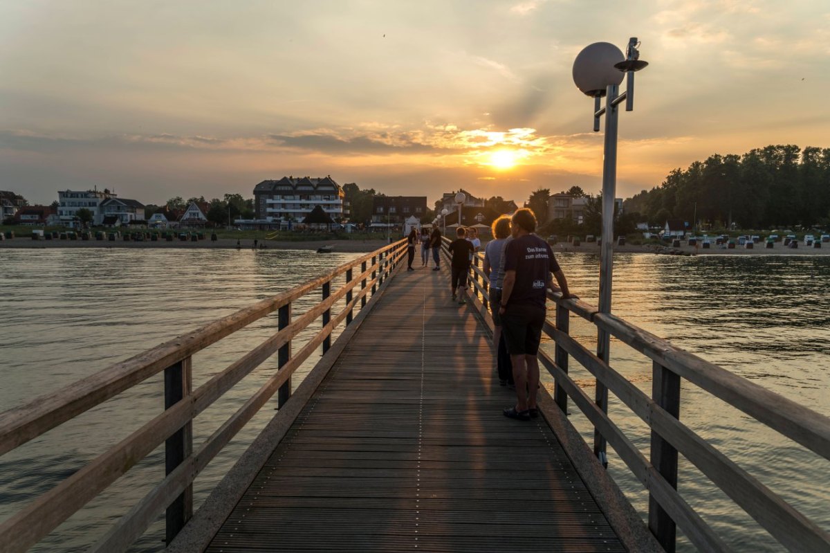 Ostsee Scharbeutz Haffkrug Seebrücke Holz Tourismus-Agentur Lübecker Bucht Urlaub