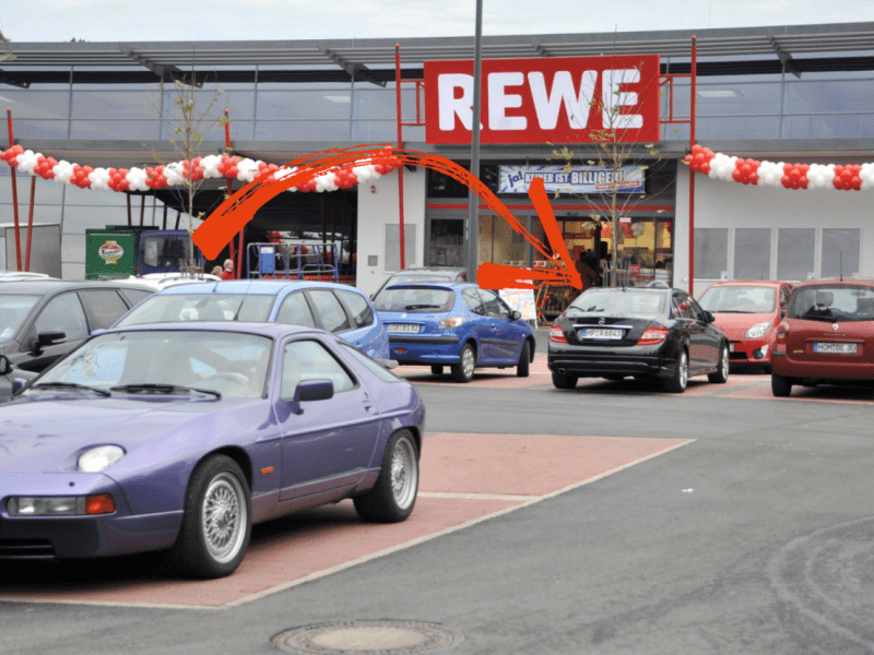 Rewe Flensburg Parkplatz Hund.png