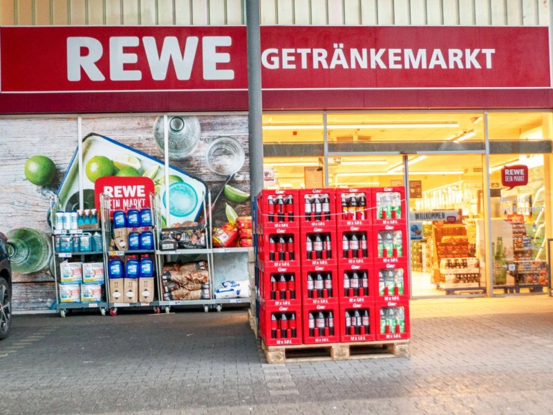 Rewe Niebüll Sylt Pfand Leergut Leergutautomat Spenden DLRG Markt