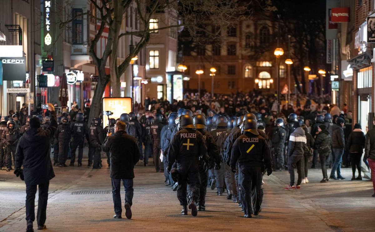 Rostock Demonstration .jpg