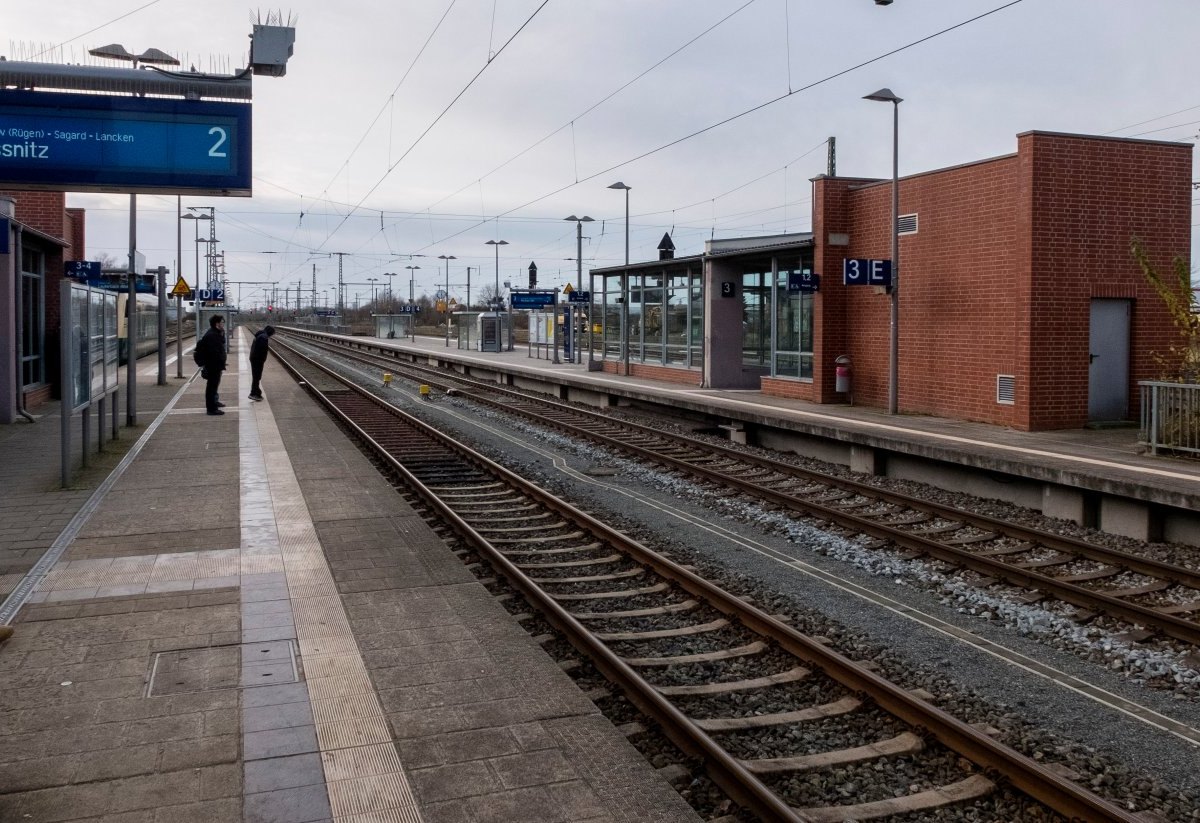 Rügen Bahn Schienen Schotter Steine