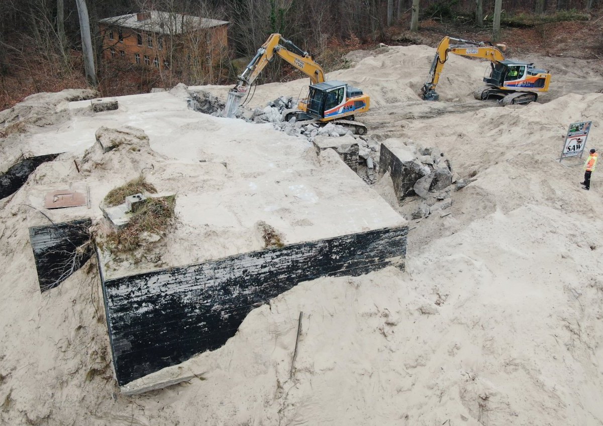 Rügen Sellin Steilküste Abbruch Hang Unwetter Bunker Mecklenburg-Vorpommern