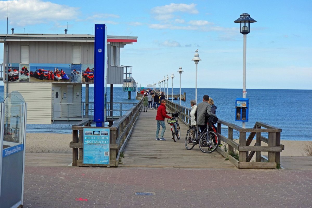 Seebrücke Zinnowitz auf Usedom.jpg