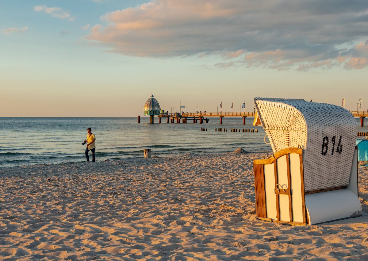 Strand RÃ¼gen_IMAGO Shotshop.jpg