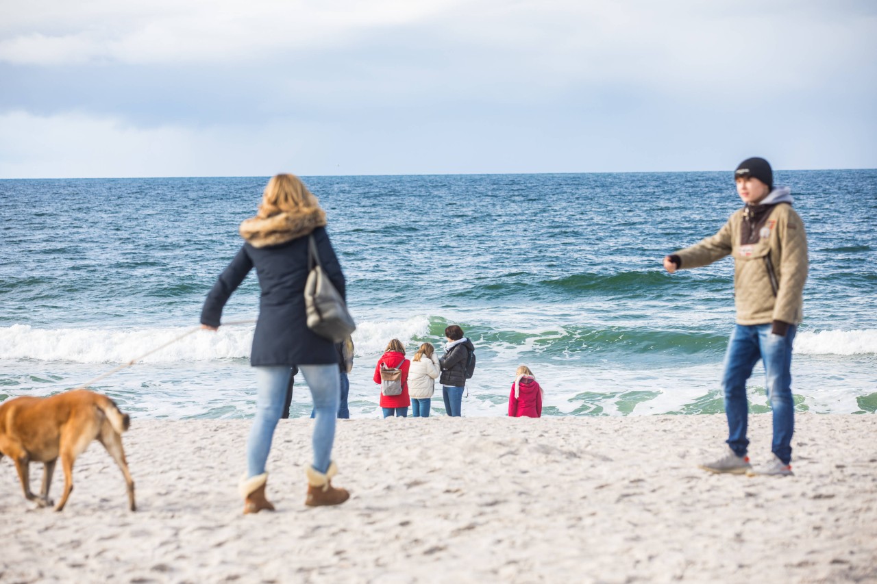 Menschen am Strand von Sylt