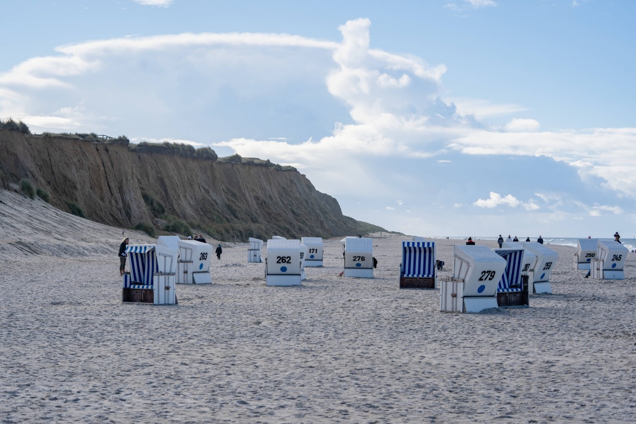 Sylt: In Wenningstedt findet man derzeit nicht nur am Strand die ein oder andere Überraschung (Symbolbild). 