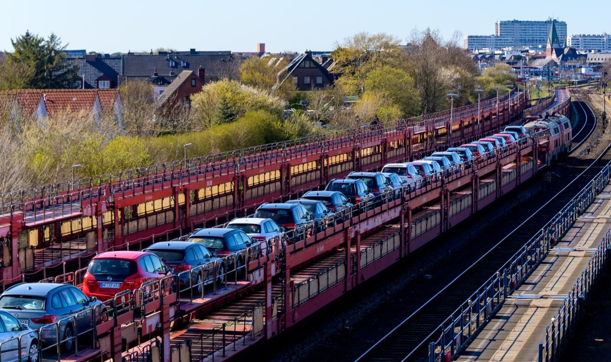 Sylt Westerland Hamburg Zug Bahn Lehnshallig Nordfriesland Niebüll lebengefährlich Polizei Feuerwehr