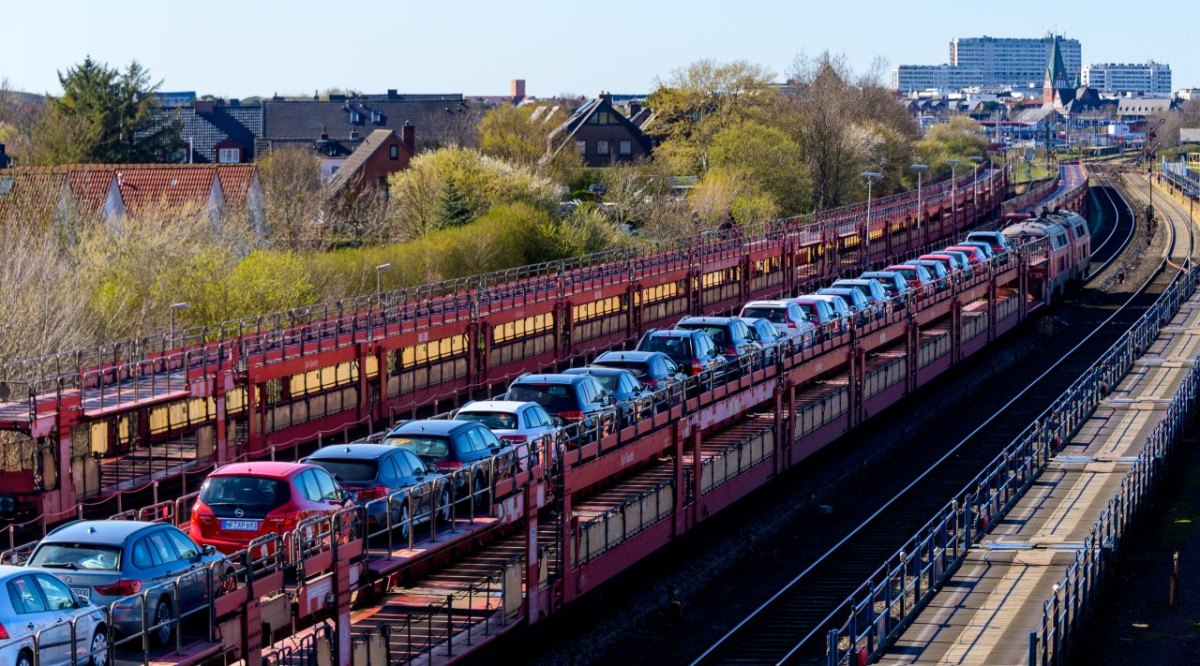 Sylt Westerland Hamburg Zug Bahn Lehnshallig Nordfriesland Niebüll lebengefährlich Polizei Feuerwehr