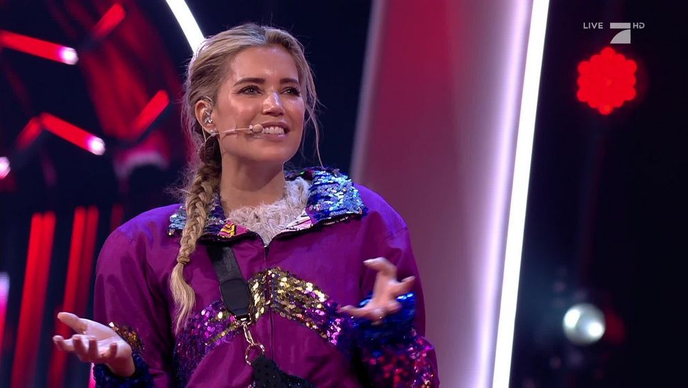 Sylvie Meis nach dem Abziehen der Maske bei „The Masked Singer".