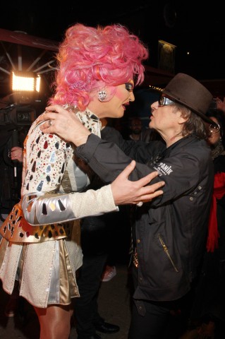 Ein Herz und eine Seele: Olivia Jones (l.) umarmt Udo Lindenberg (r.). 