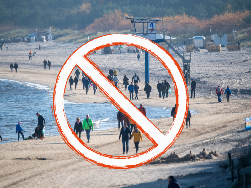 Urlaub Ostsee Strand mit Schild.png