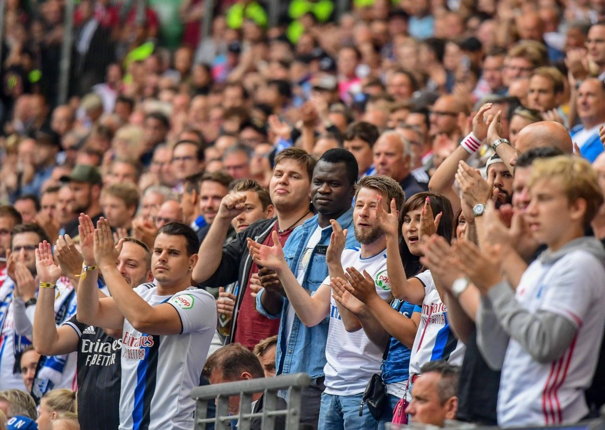 hsv-fans-freude-stuttgart-erleichterung.jpg