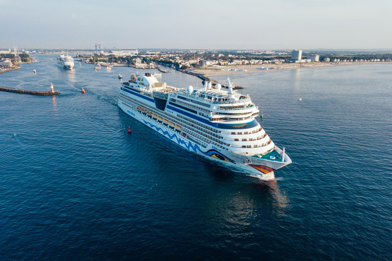 Die Aida-Schiffe „Mar“ und „Bella“ in Warnemünde (Symbolbild). 